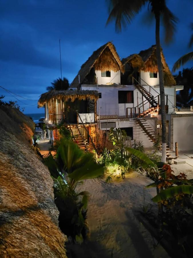 Casa Mate Beachfront Cabanas إل كويو المظهر الخارجي الصورة